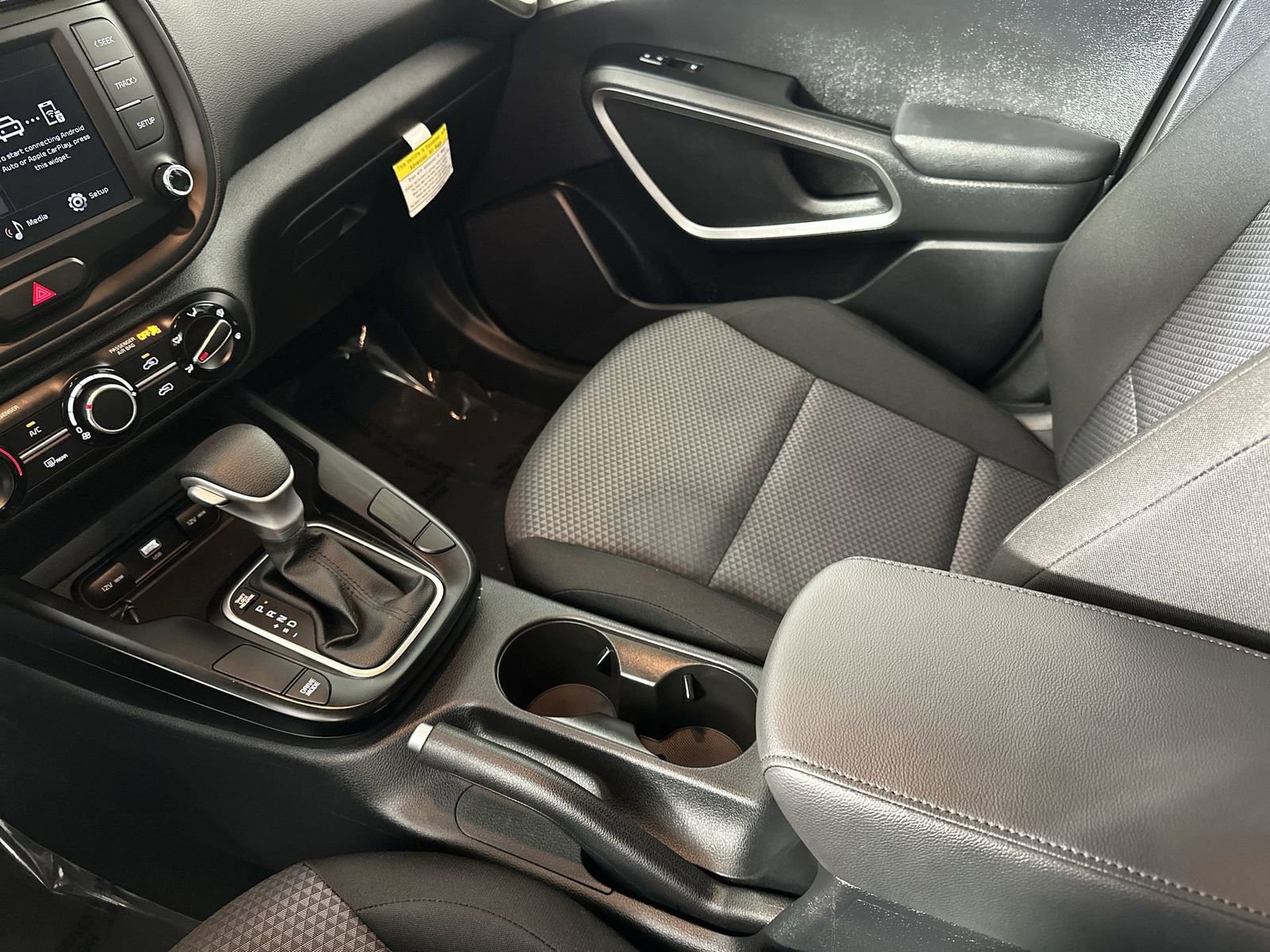 Used 2025 Kia Soul S FWD image 21