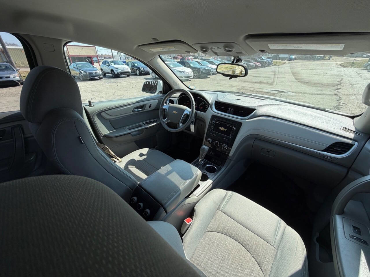 Used 2017 Chevrolet Traverse LT FWD image 15