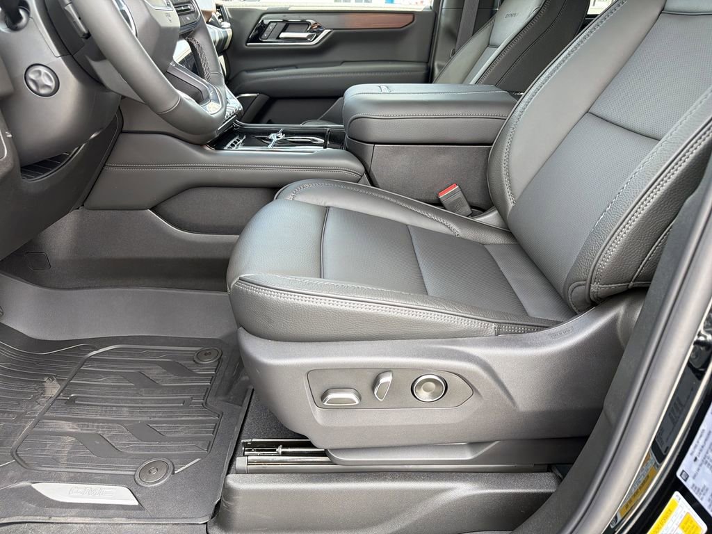 New 2026 GMC Yukon XL Denali w/ Sun & Power Step Package image 18