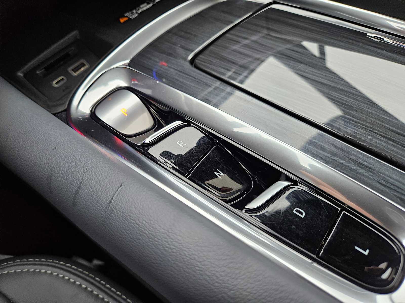 Used 2023 Buick Enclave Essence w/ Experience Buick Package image 31