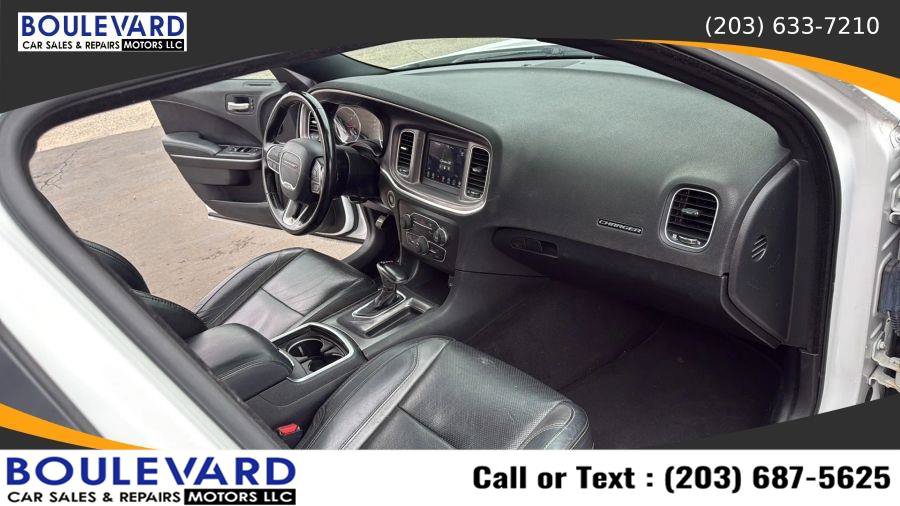 Used 2022 Dodge Charger SXT w/ Leather Interior Group RWD image 39