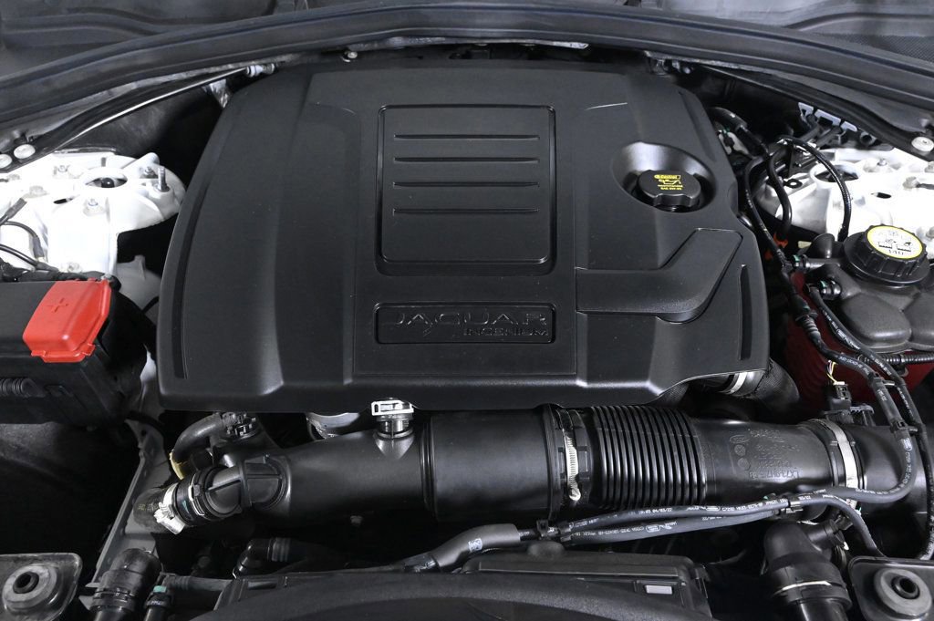 Used 2022 Jaguar F-PACE S image 23