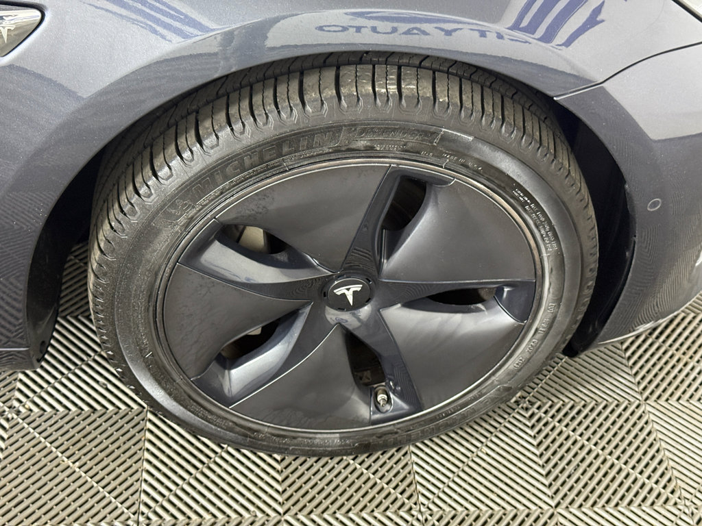 Used 2018 Tesla Model 3 Long Range image 10