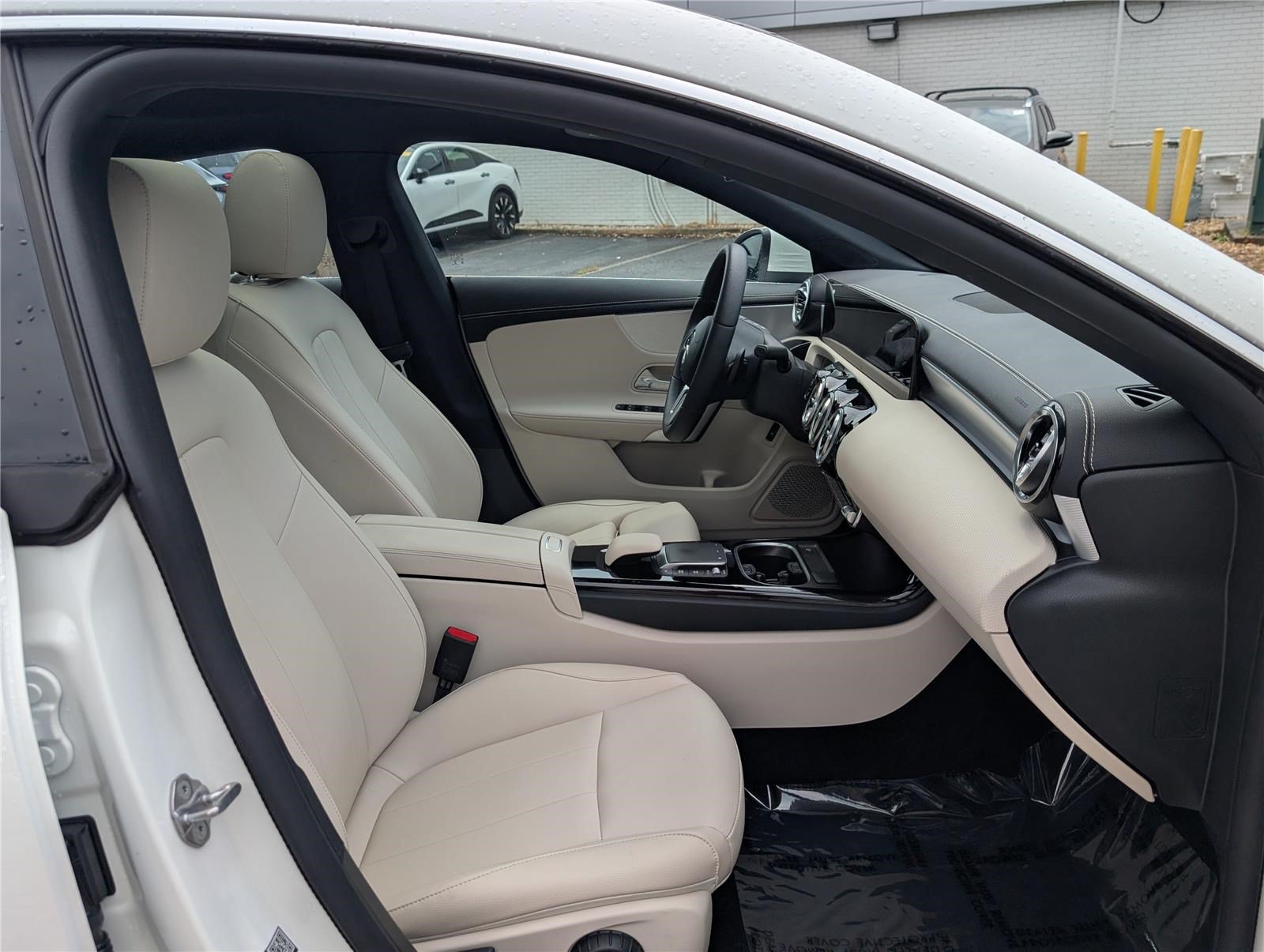 Used 2022 Mercedes-Benz CLA 250 image 11