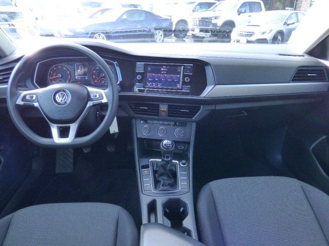 Used 2019 Volkswagen Jetta S image 2