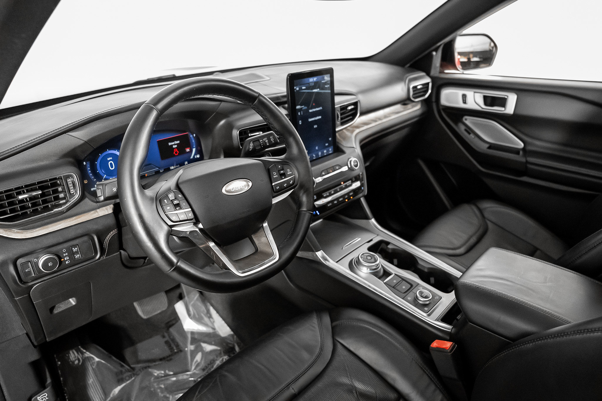 Used 2020 Ford Explorer Platinum w/ Premium Technology Package AWD/4WD image 2