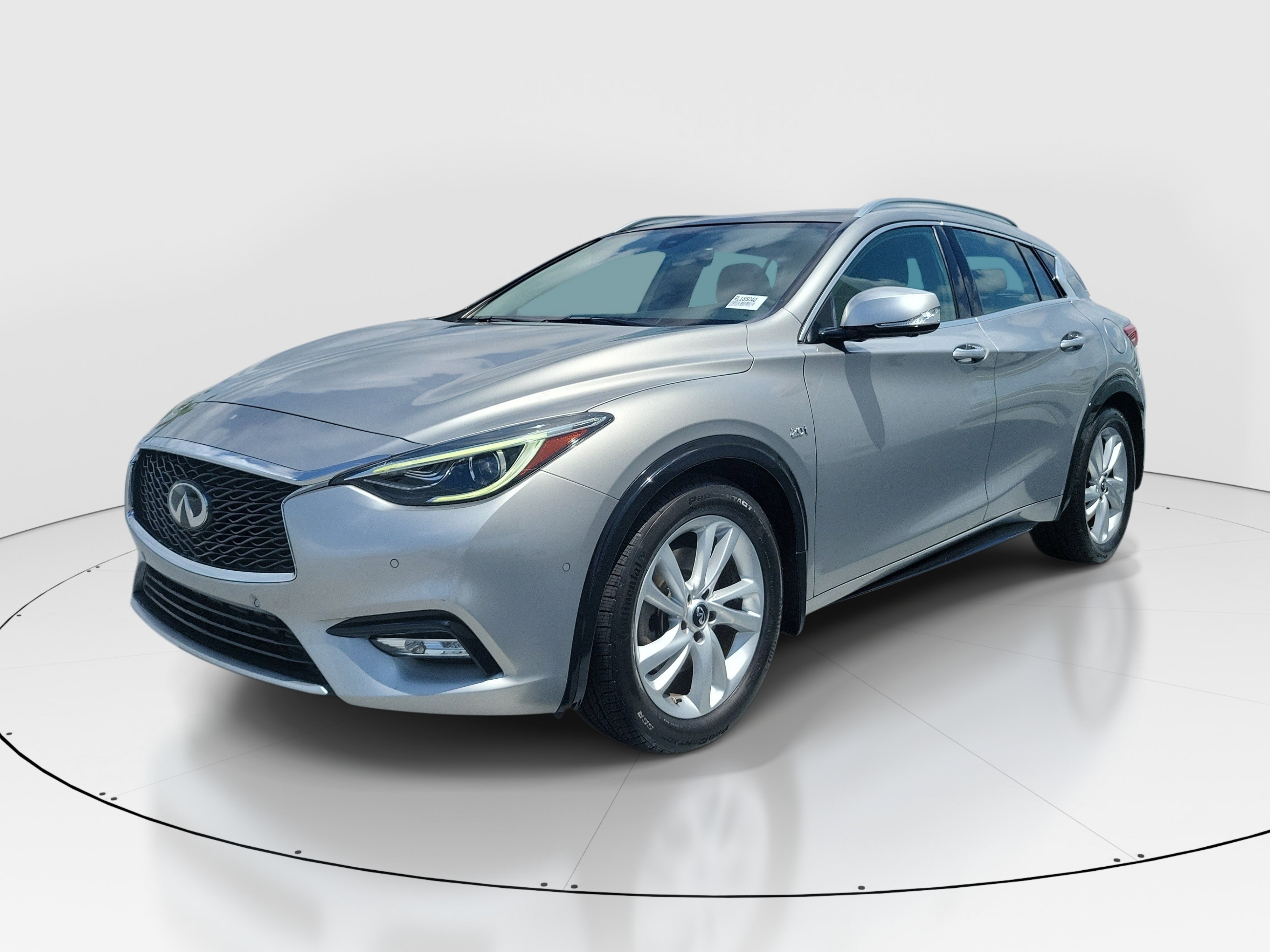 Used 2019 INFINITI QX30 w/ Cargo Package FWD image 3