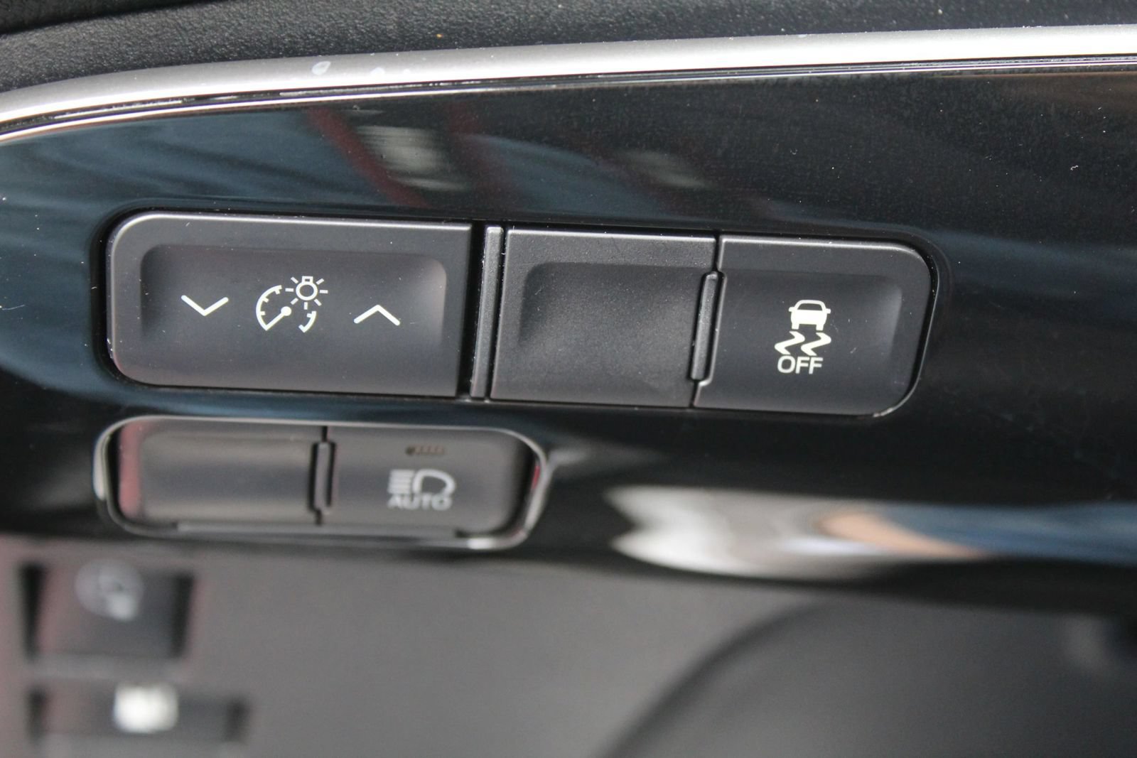 Used 2020 Toyota Prius Prime LE FWD image 27
