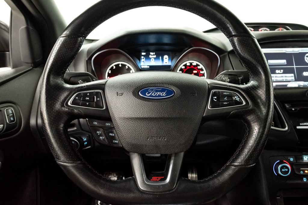 Used 2015 Ford Focus ST w/ Equipment Group 401A FWD image 14