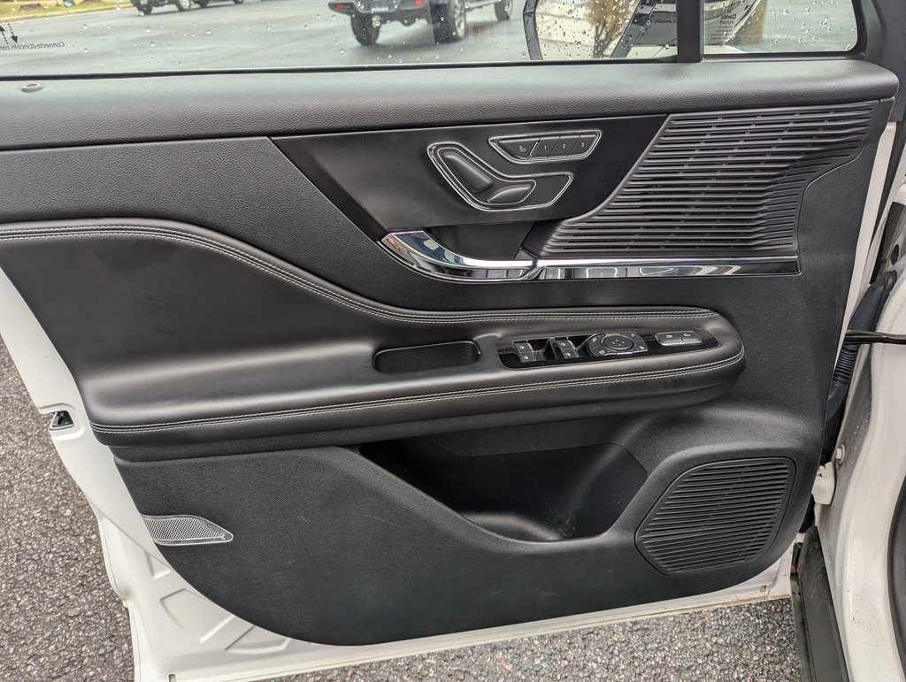 Used 2021 Lincoln Corsair AWD w/ Premium Package image 18