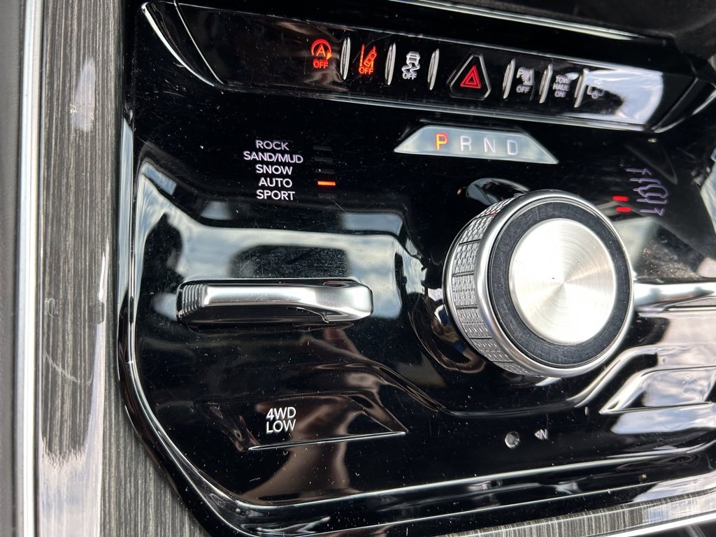 Used 2022 Jeep Wagoneer Series III w/ Premium Group I image 35