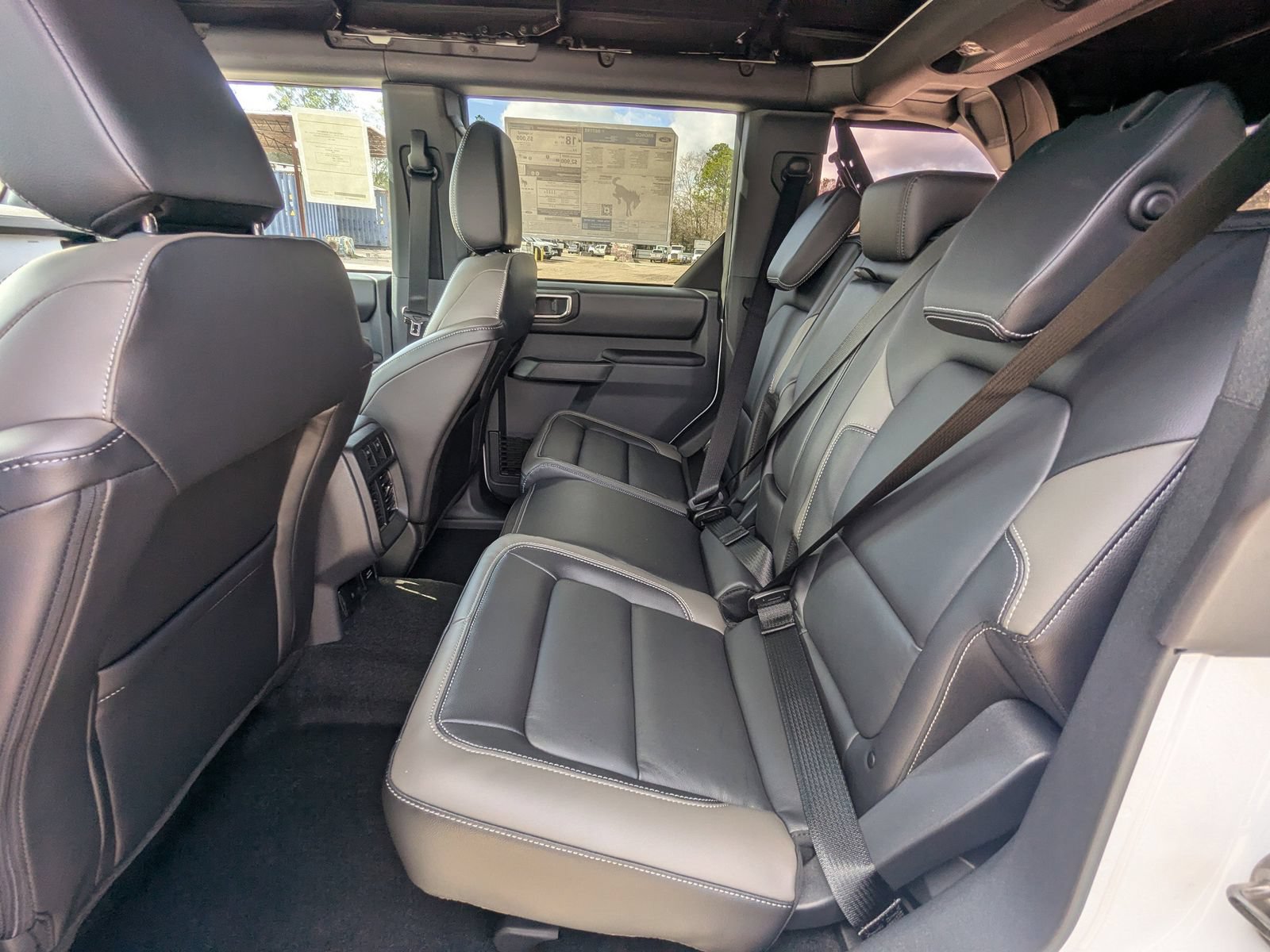 New 2025 Ford Bronco Outer Banks w/ Sasquatch Package AWD/4WD image 14