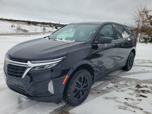 Certified 2023 Chevrolet Equinox LT w/ Driver Convenience Package image 3