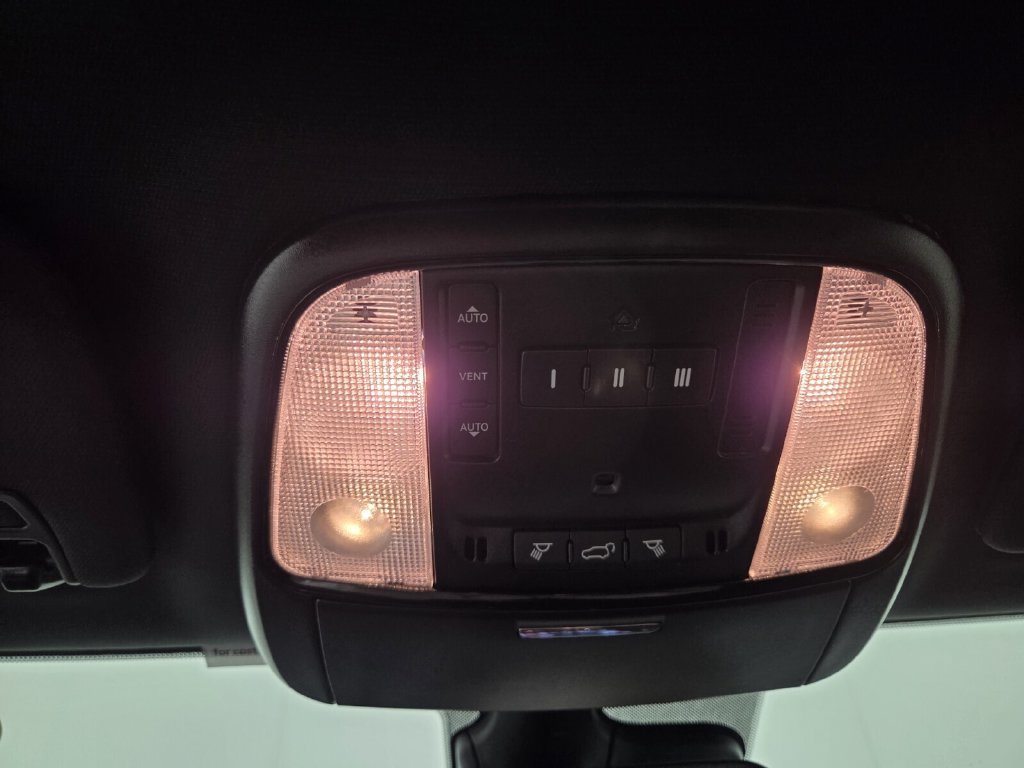 Used 2025 Dodge Durango GT AWD/4WD image 13