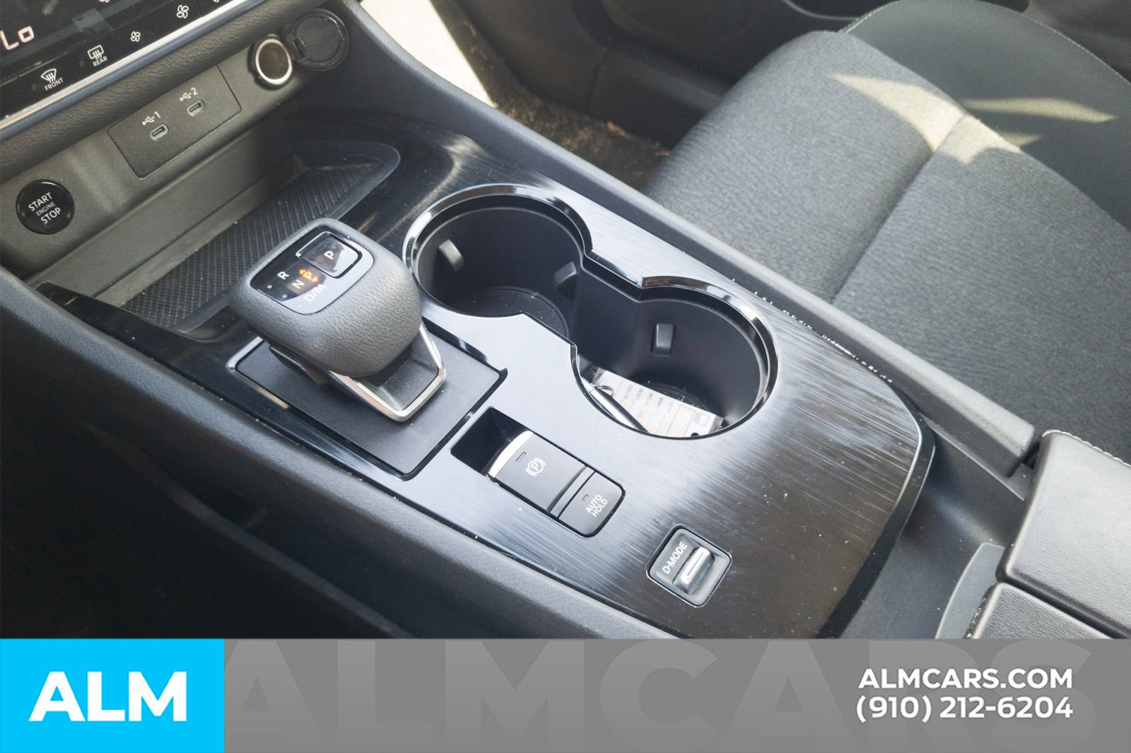 Used 2024 Nissan Rogue SV image 11