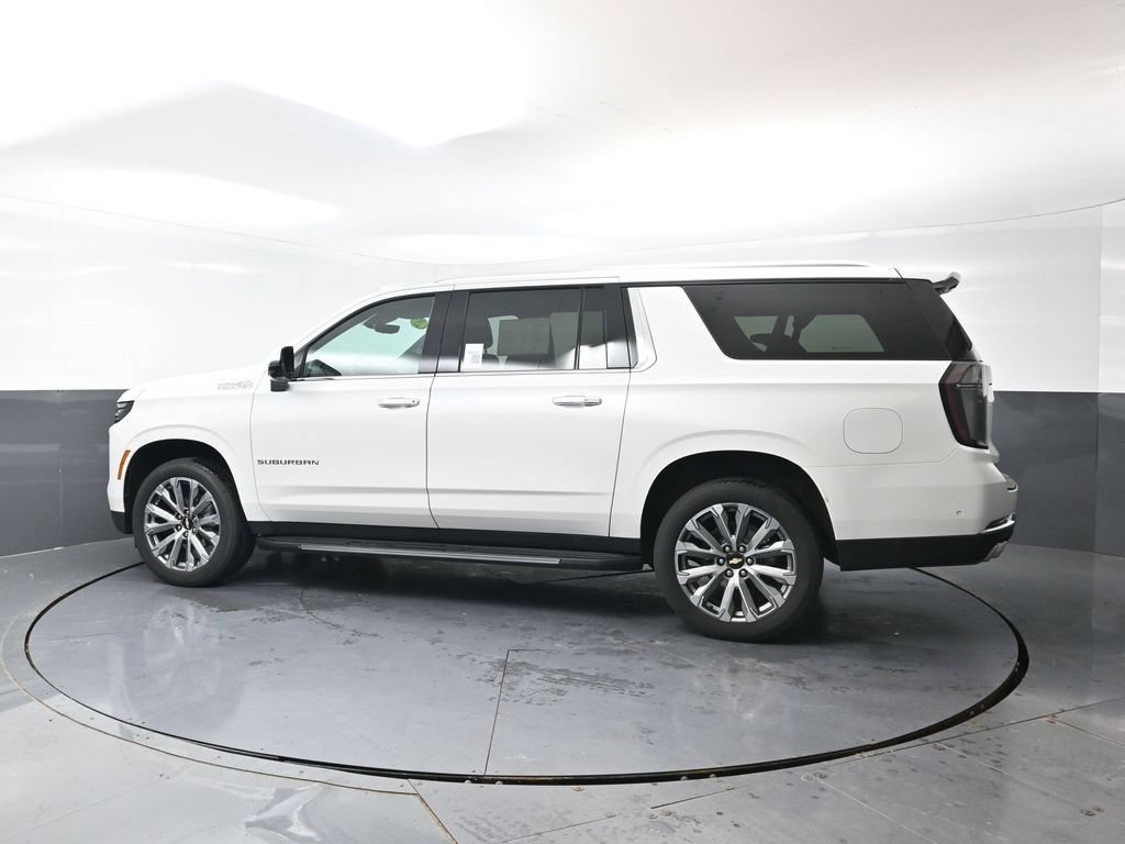 Used 2025 Chevrolet Suburban High Country AWD/4WD image 11