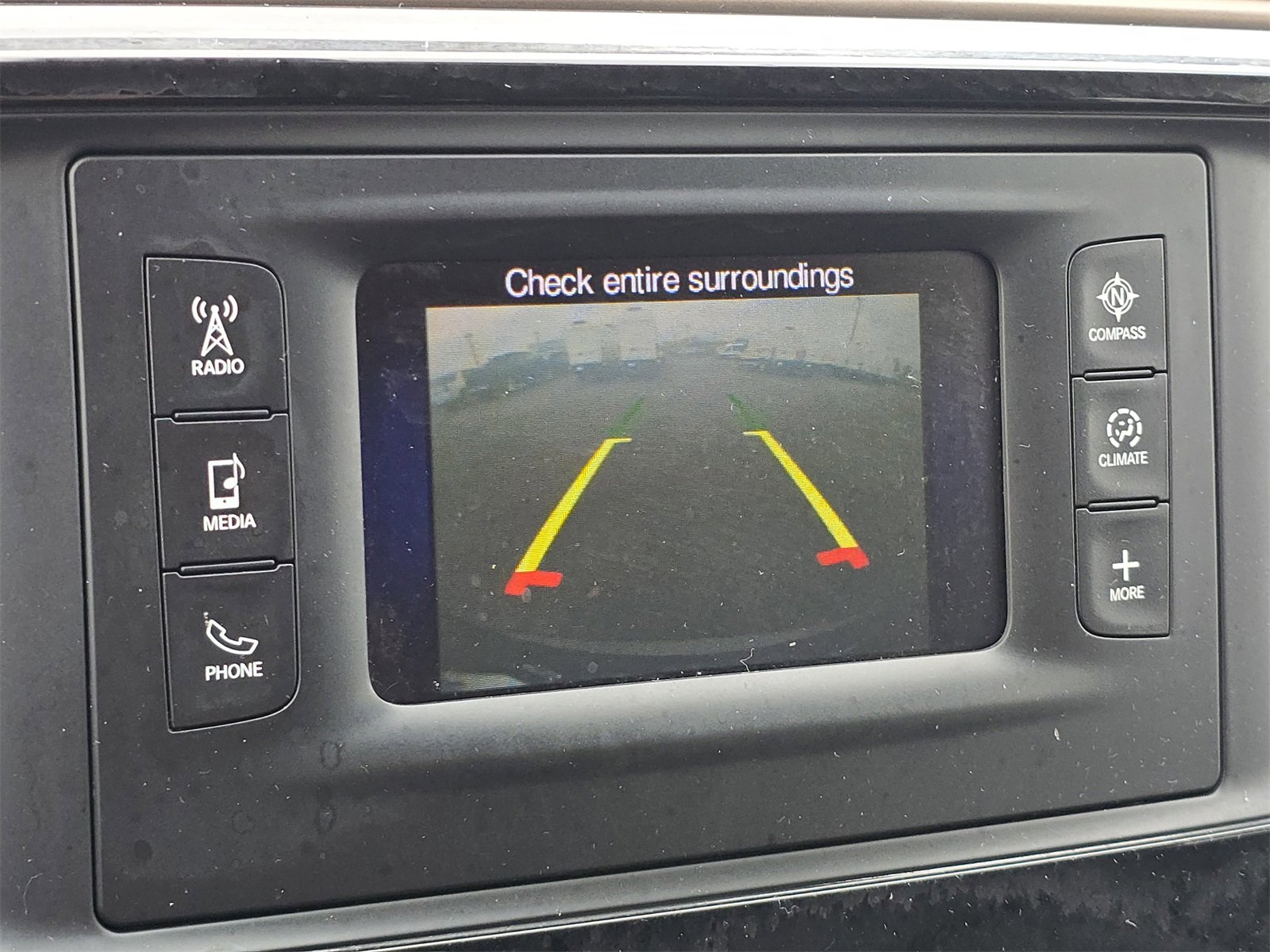 Used 2017 Chrysler Pacifica Touring-L image 7