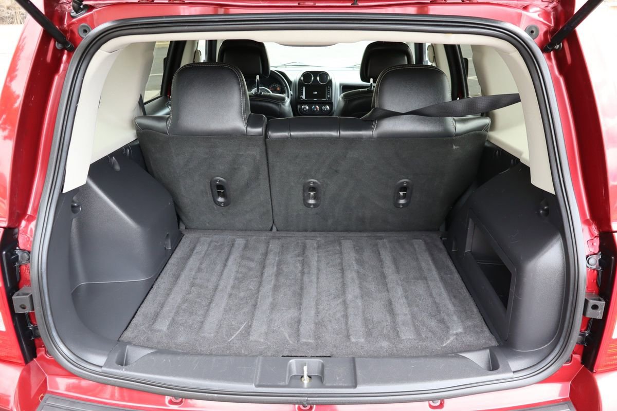 Used 2016 Jeep Patriot High Altitude image 14