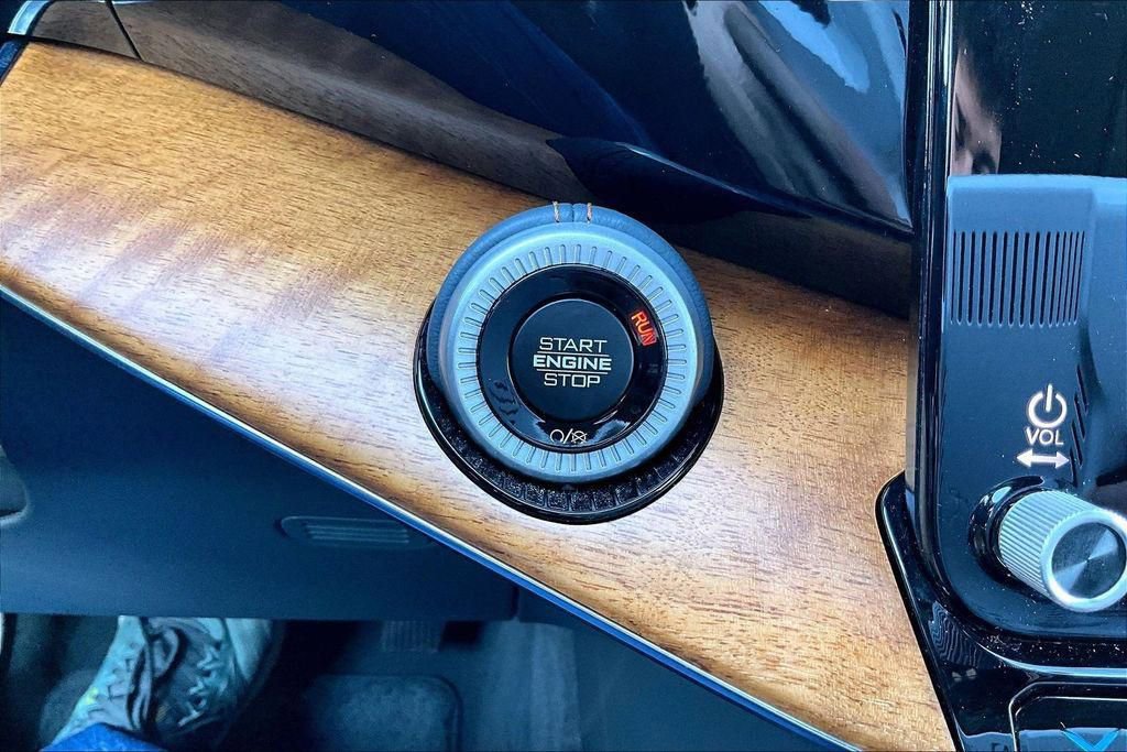 Used 2022 Jeep Grand Wagoneer Series II w/ Flexible Seating Group image 32