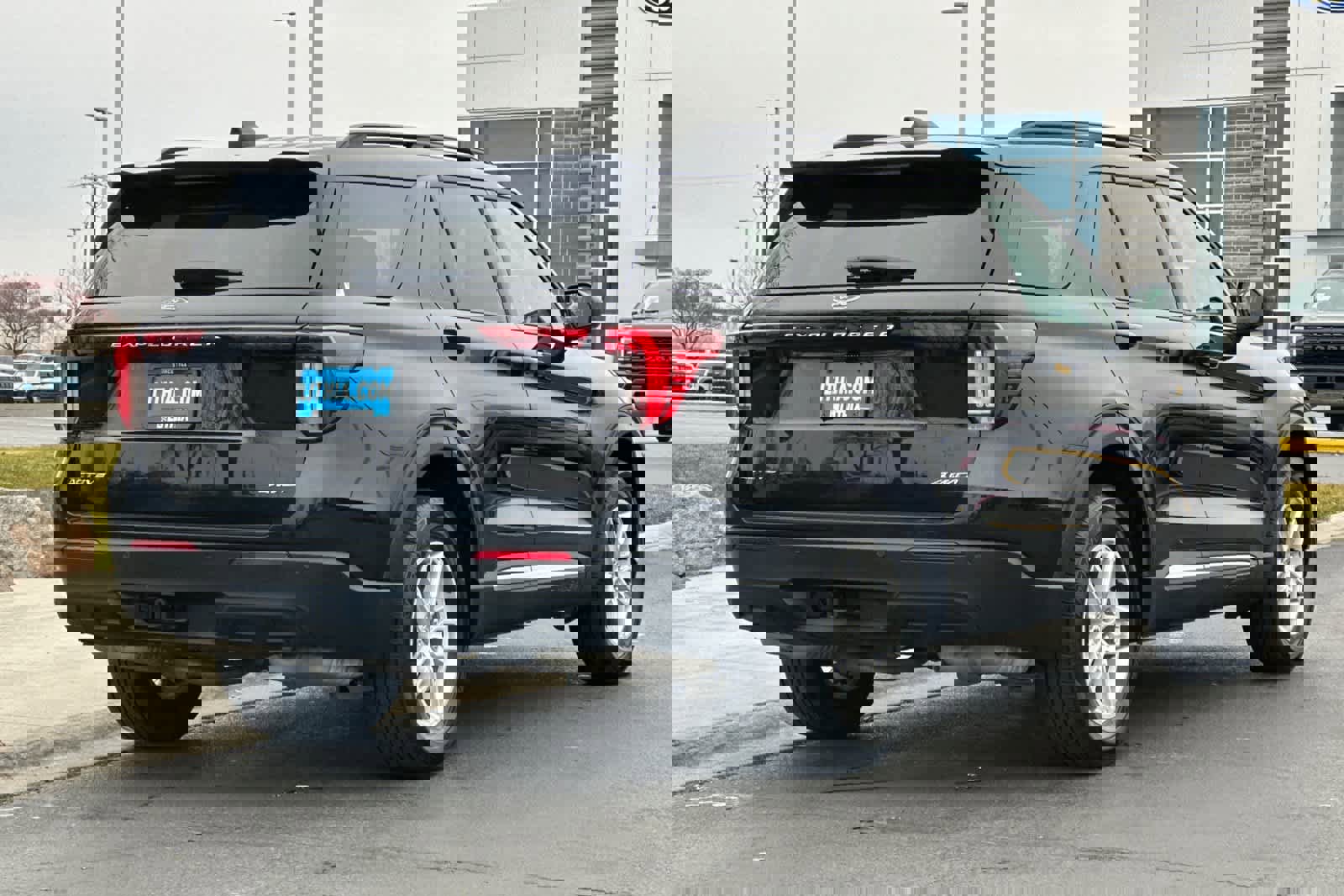 Certified 2025 Ford Explorer Active image 2