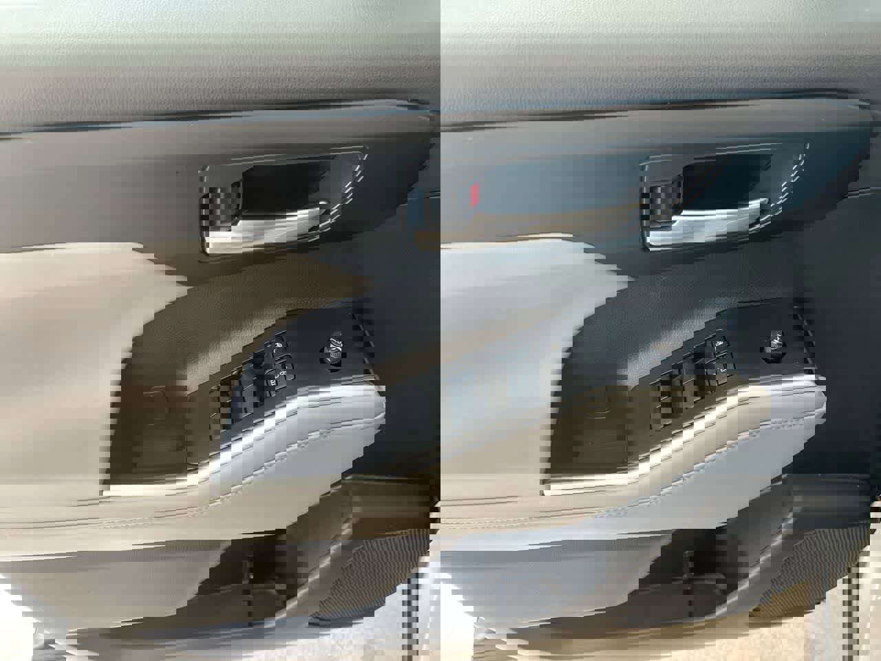 Used 2023 Toyota Highlander XLE image 13