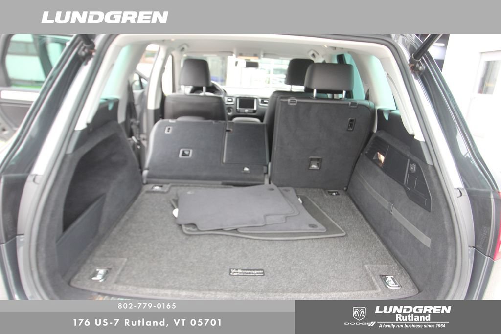 Used 2013 Volkswagen Touareg Sport AWD/4WD image 26