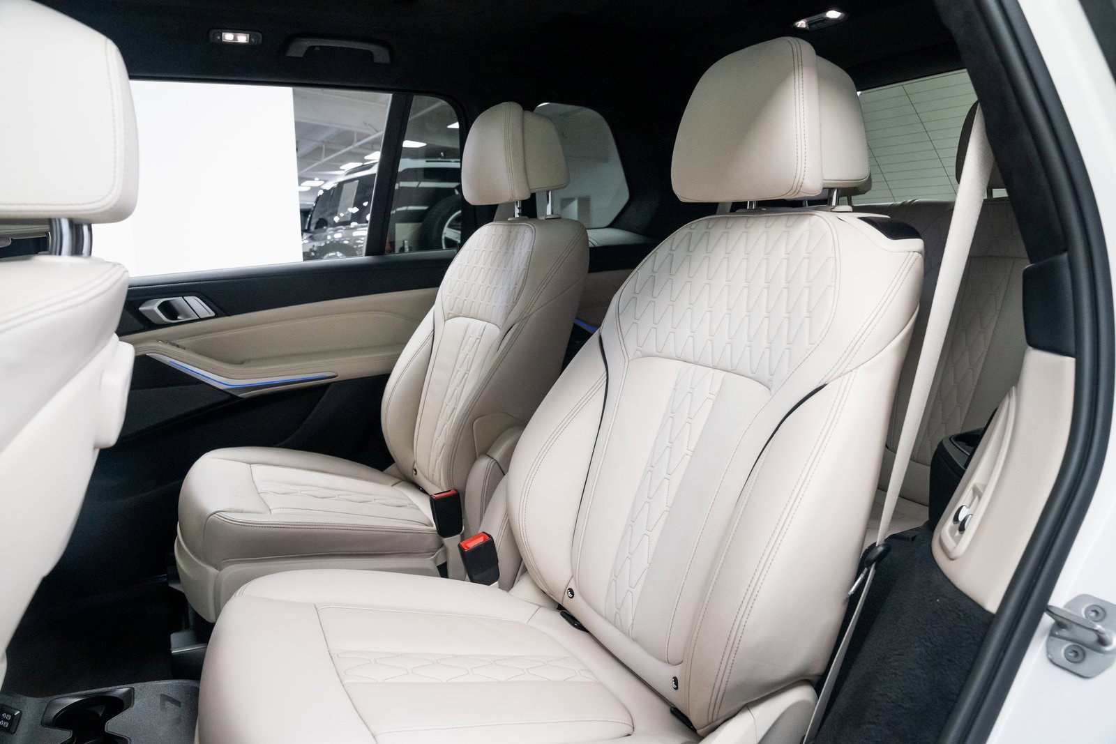 Used 2021 BMW X7 xDrive40i w/ M Sport Package image 21