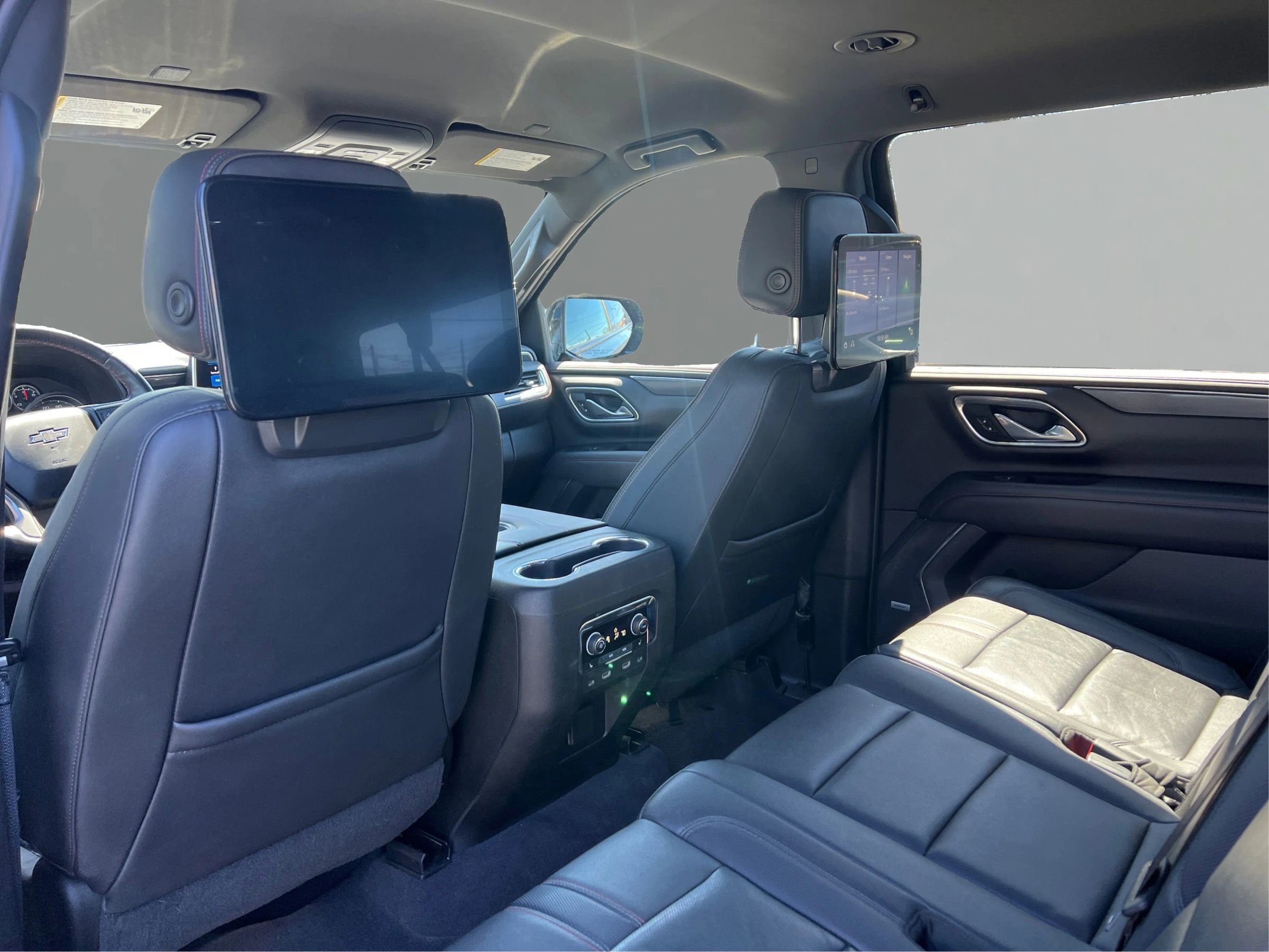 Used 2021 Chevrolet Suburban RST w/ Luxury Package image 10