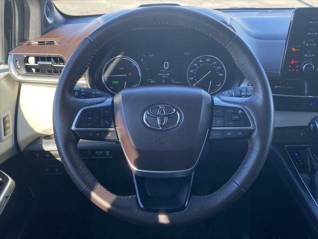 Certified 2022 Toyota Sienna Platinum image 14