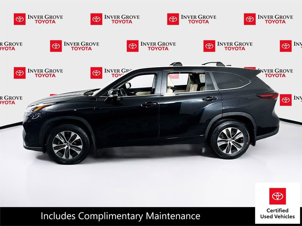 Certified 2024 Toyota Highlander XLE image 9