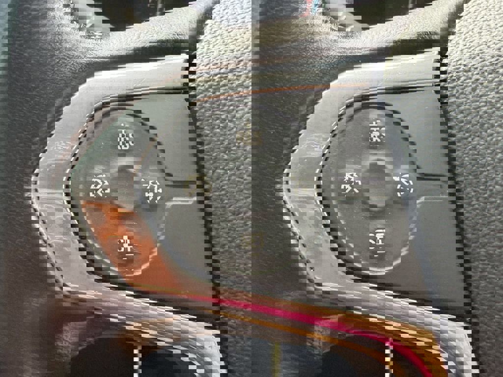 Used 2020 Chevrolet Traverse LT image 31