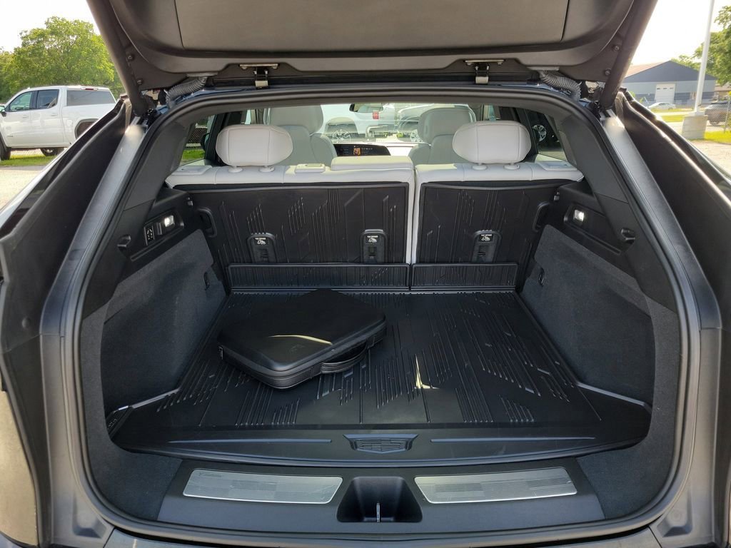 Used 2024 Cadillac Lyriq Sport w/ LPO, Floor Liner Package AWD/4WD image 7