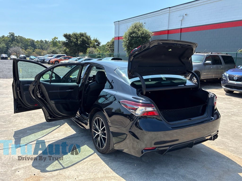 Used 2024 Toyota Camry SE FWD image 15