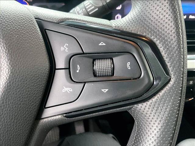 Used 2025 Chevrolet Trax LT FWD image 21