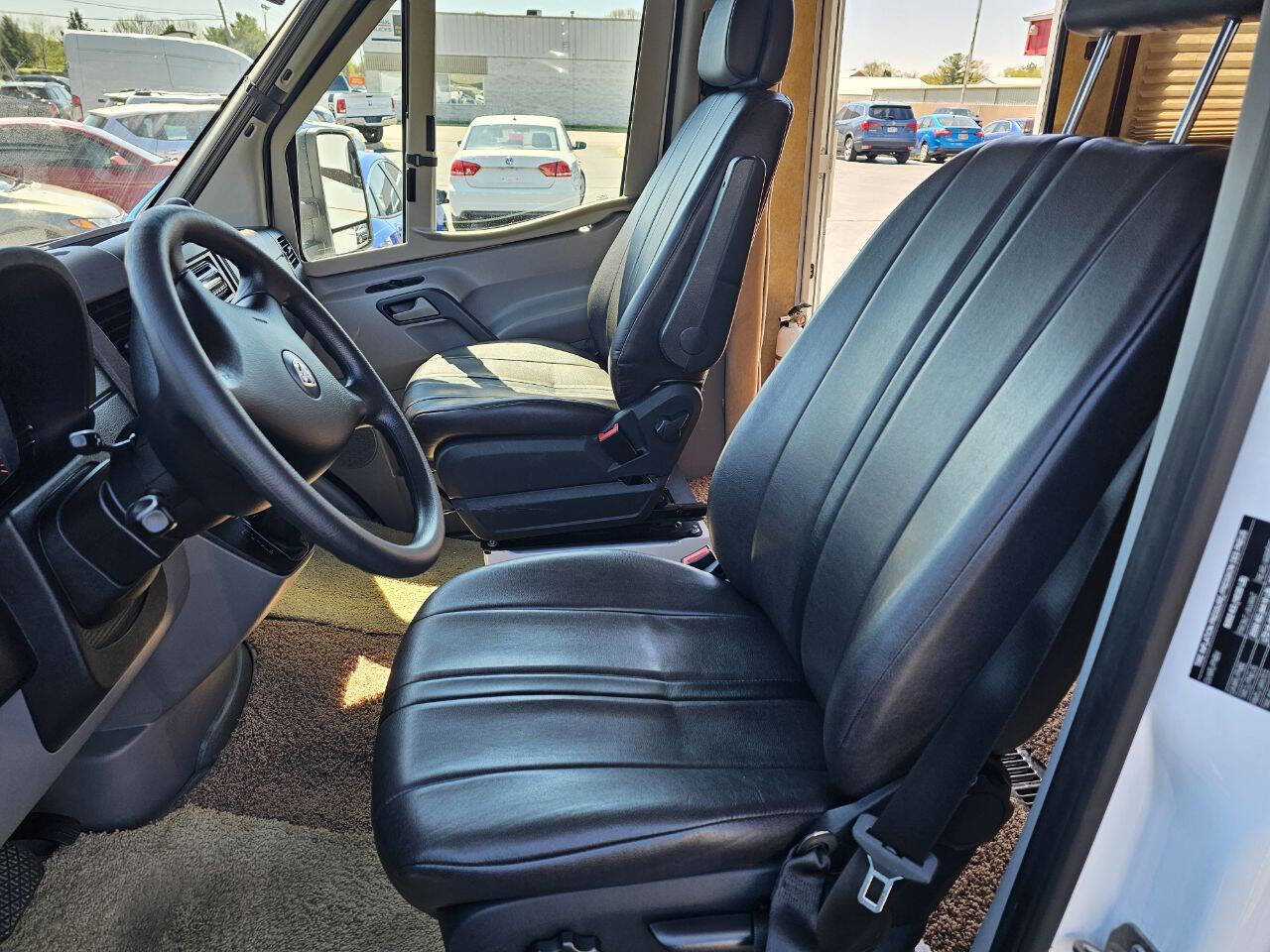Used 2007 Dodge Sprinter 3500 image 13