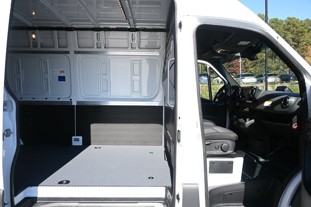 Used 2026 Mercedes-Benz Sprinter 2500 image 21