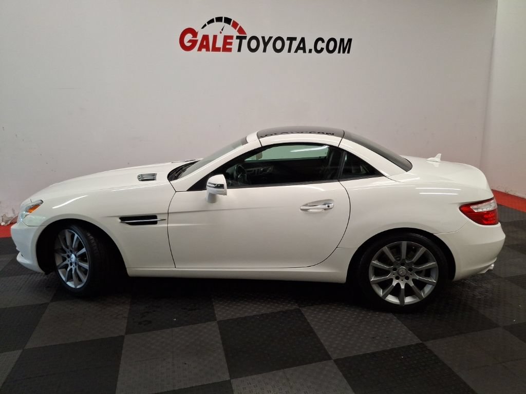 Used 2016 Mercedes-Benz SLK 300 image 9