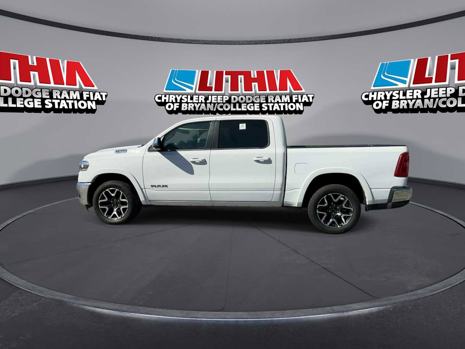 Used 2025 RAM 1500 Laramie image 5