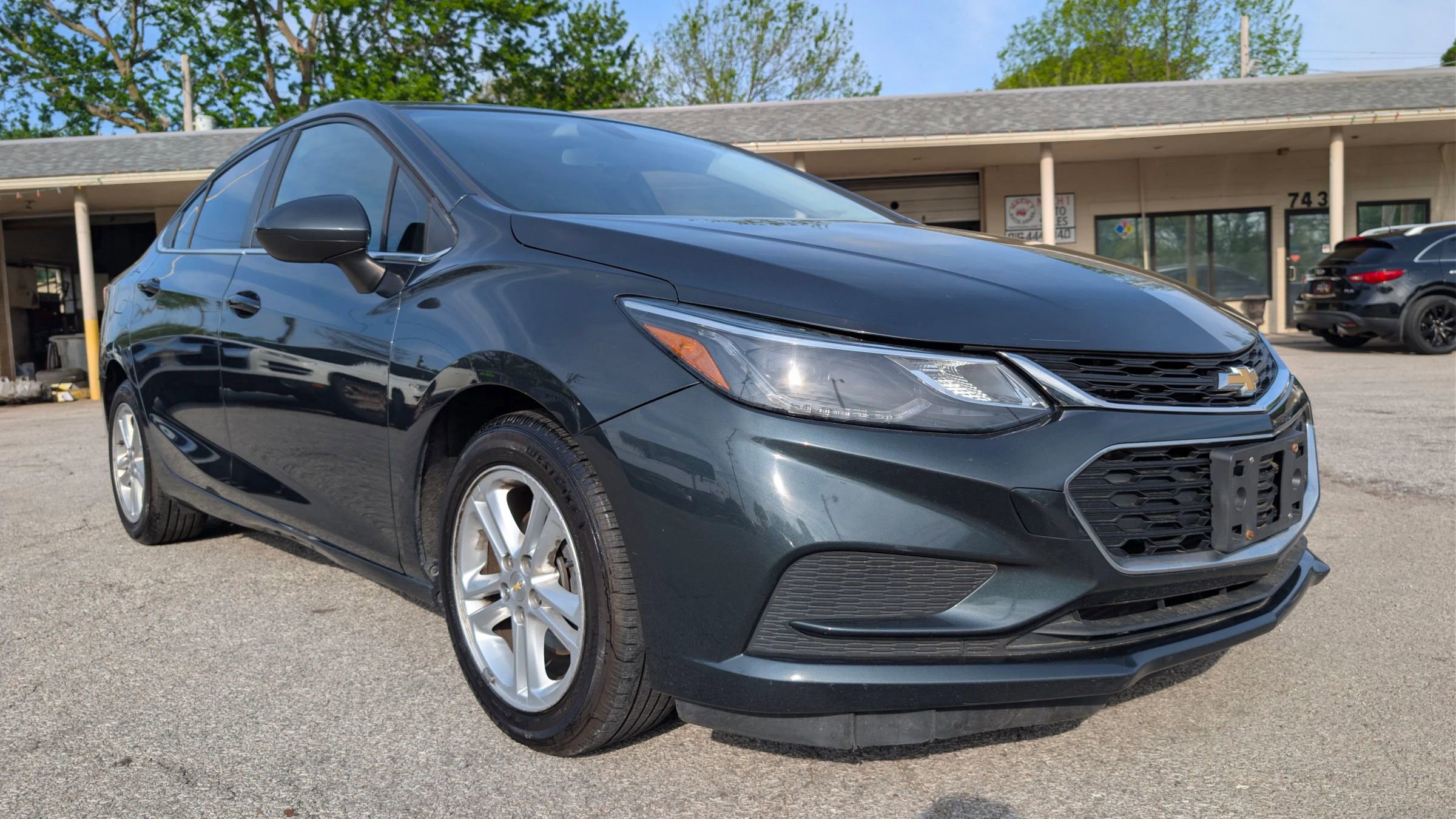 Used 2018 Chevrolet Cruze LT FWD image 7