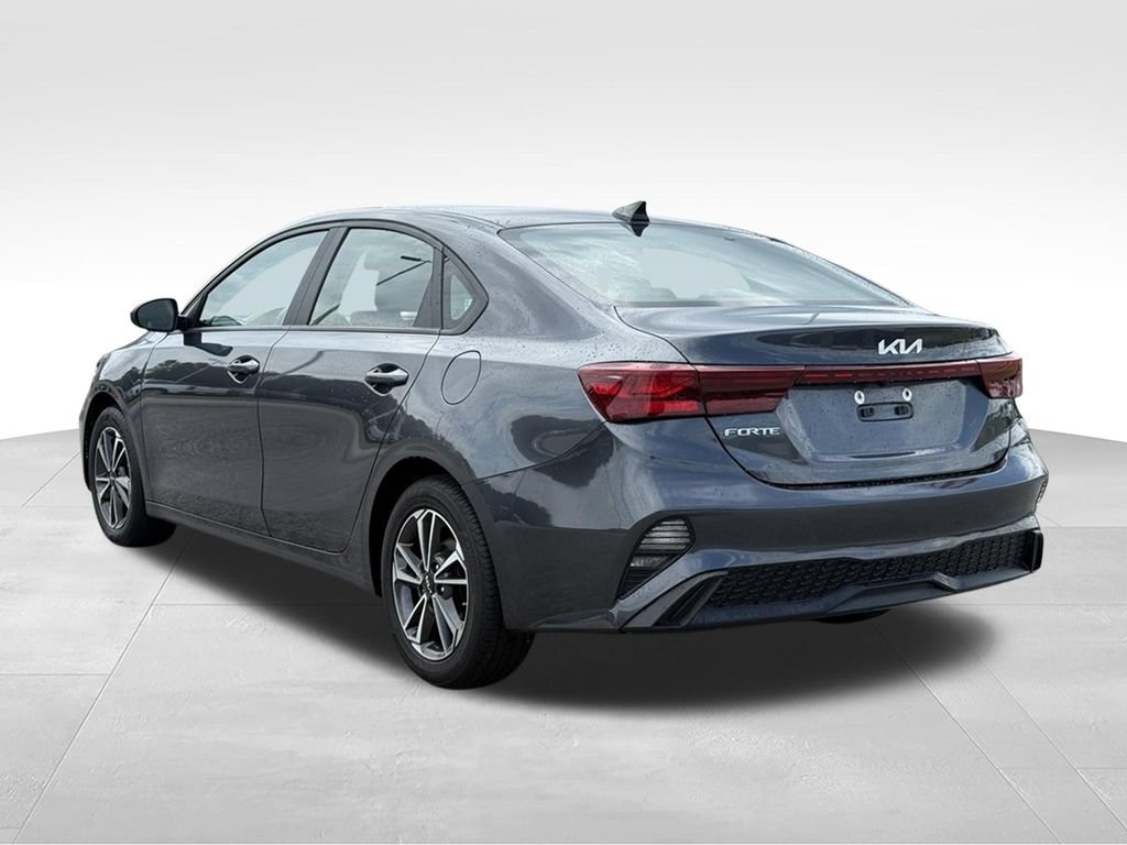 Used 2024 Kia Forte LXS FWD image 3