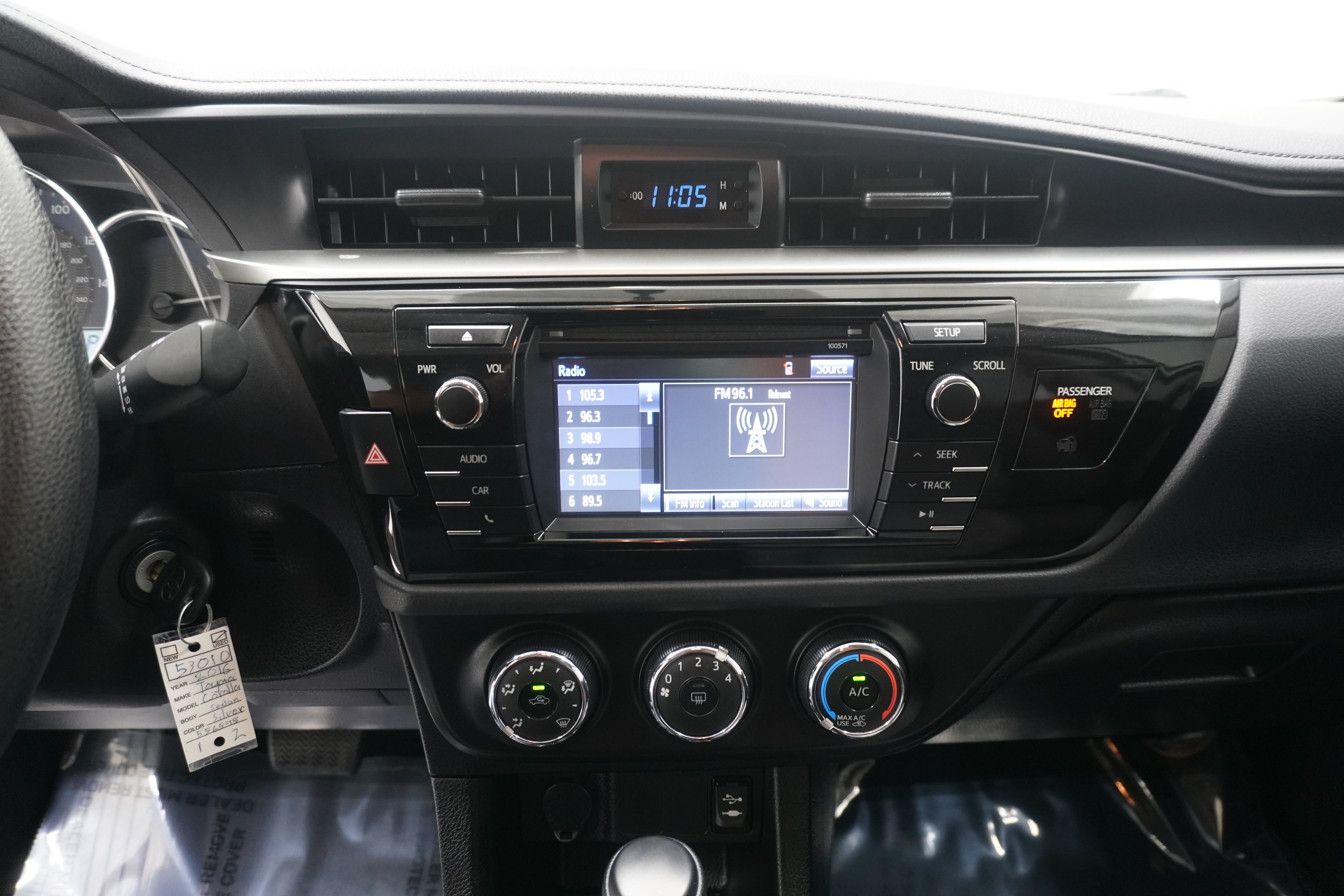 Used 2016 Toyota Corolla L FWD image 17
