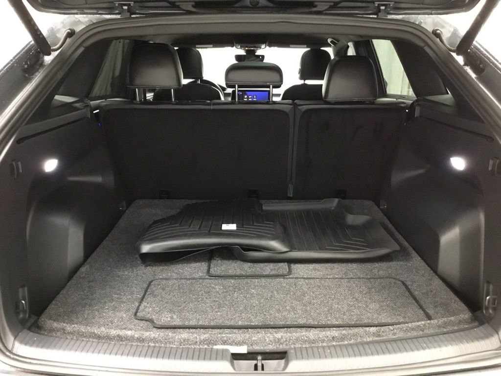 Used 2024 Volkswagen Atlas Cross Sport SEL R-Line AWD/4WD image 40