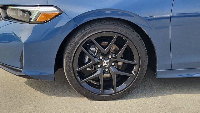 Used 2025 Honda Civic Sport image 32