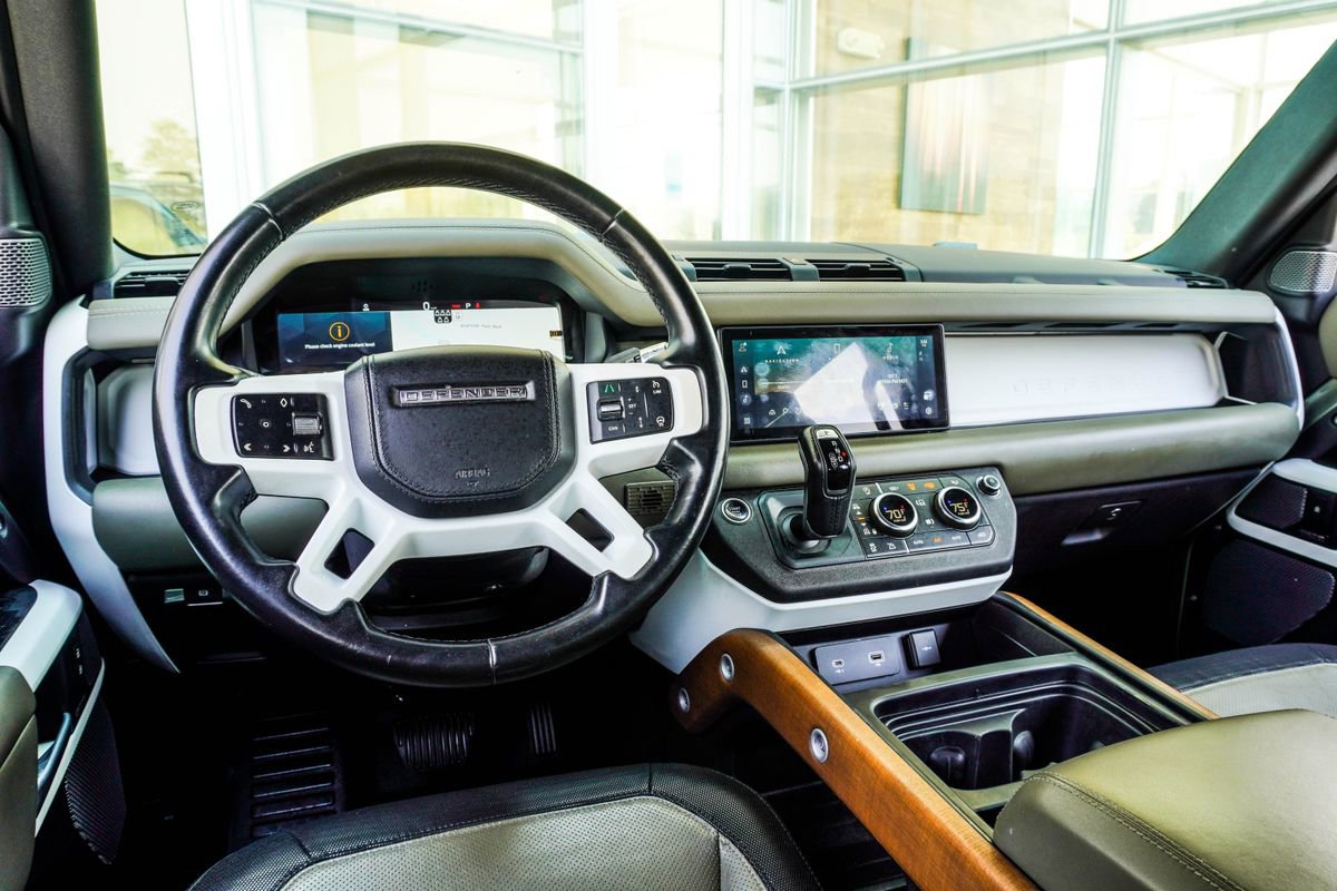 Used 2021 Land Rover Defender 110 X-Dynamic HSE image 16