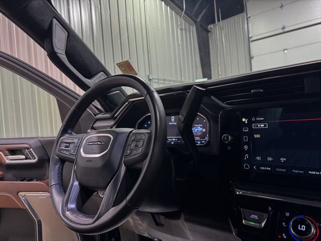 Used 2024 GMC Sierra 3500 Denali Ultimate AWD/4WD image 11