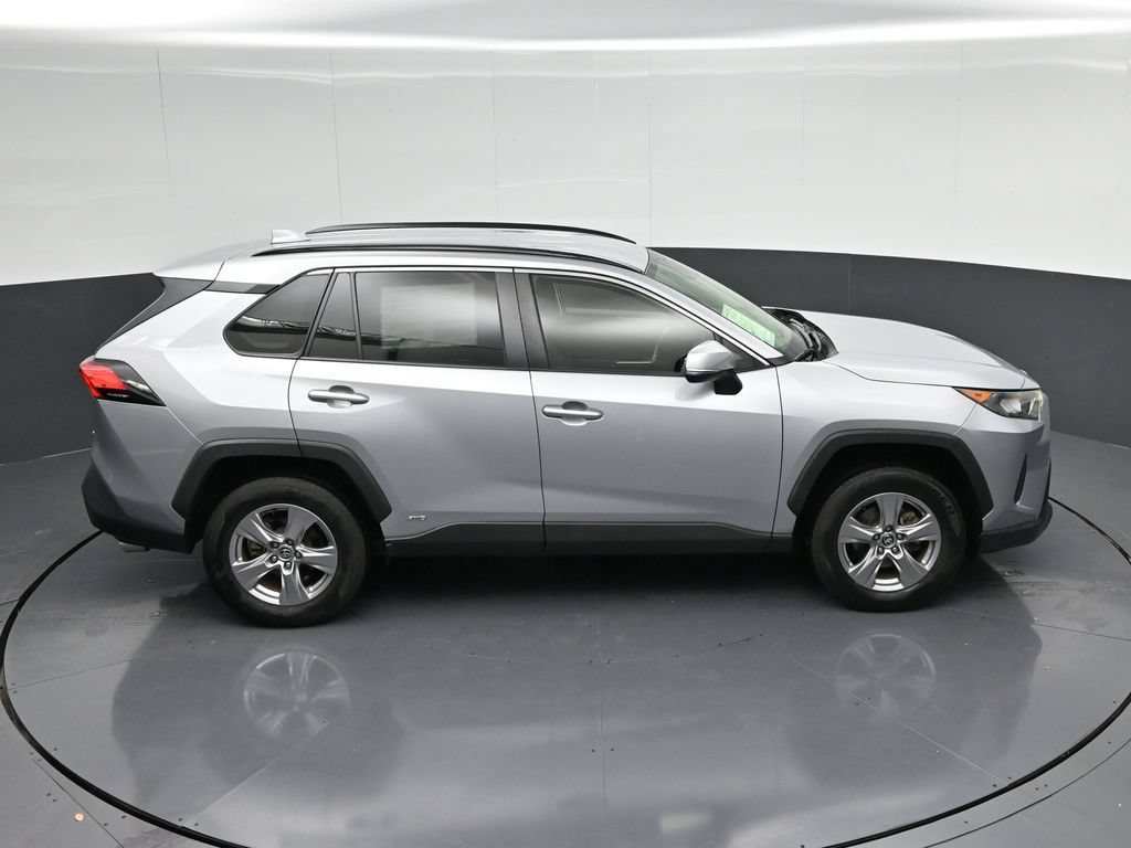 Used 2022 Toyota RAV4 LE AWD/4WD image 24