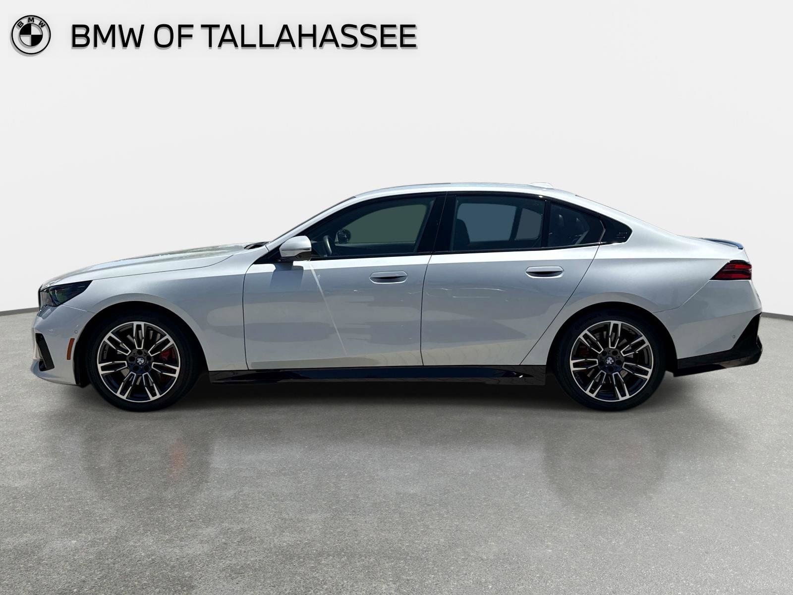 Used 2024 BMW 540i xDrive w/ Premium Package AWD/4WD image 8