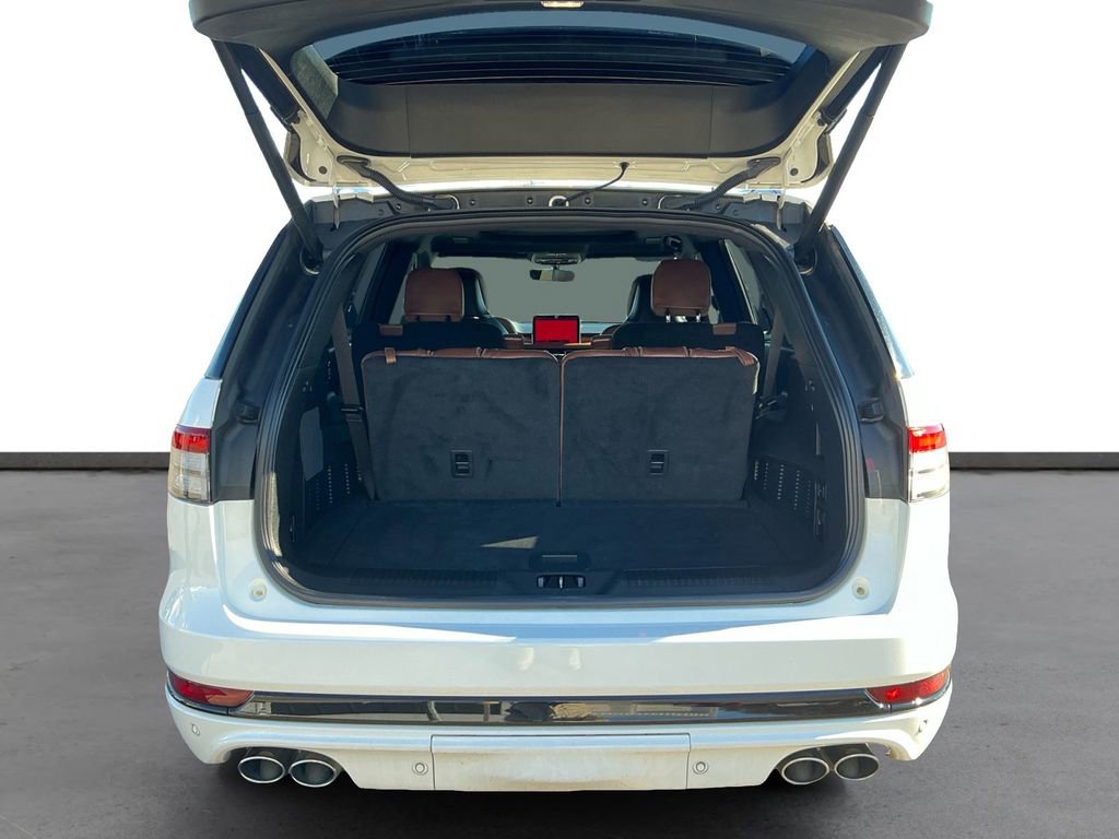 Used 2024 Lincoln Aviator Reserve w/ Equipment Group 201A image 24