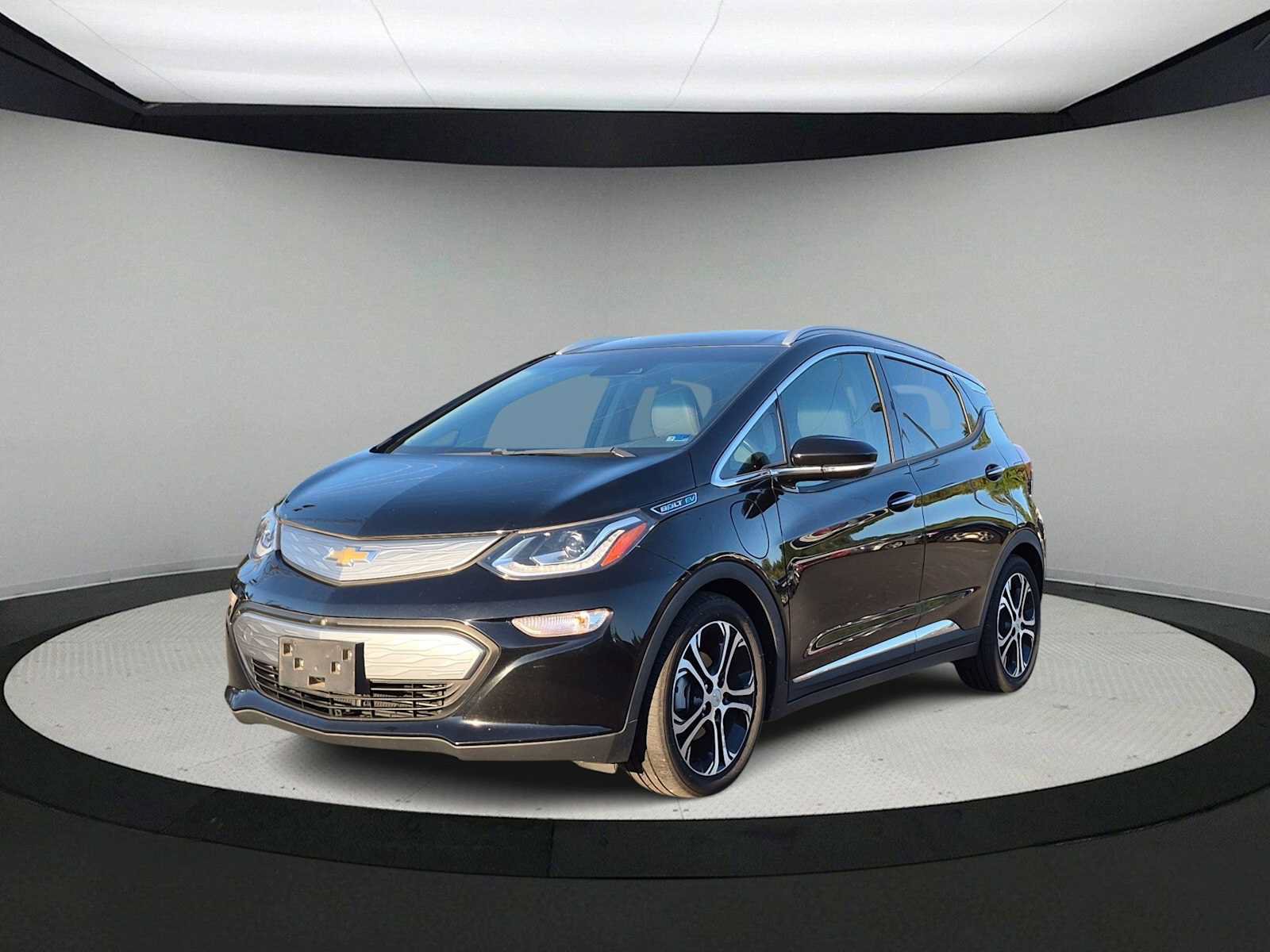 Used 2019 Chevrolet Bolt Premier w/ Infotainment Package FWD image 4