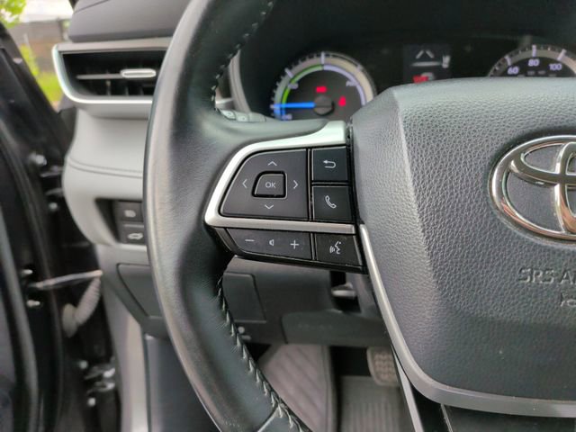 Used 2022 Toyota Highlander LE AWD/4WD image 17